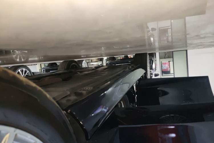 Used Mercedes-Benz E-Class 2022 Second Facelift E 300 L Fashion Edition Right Side Sill