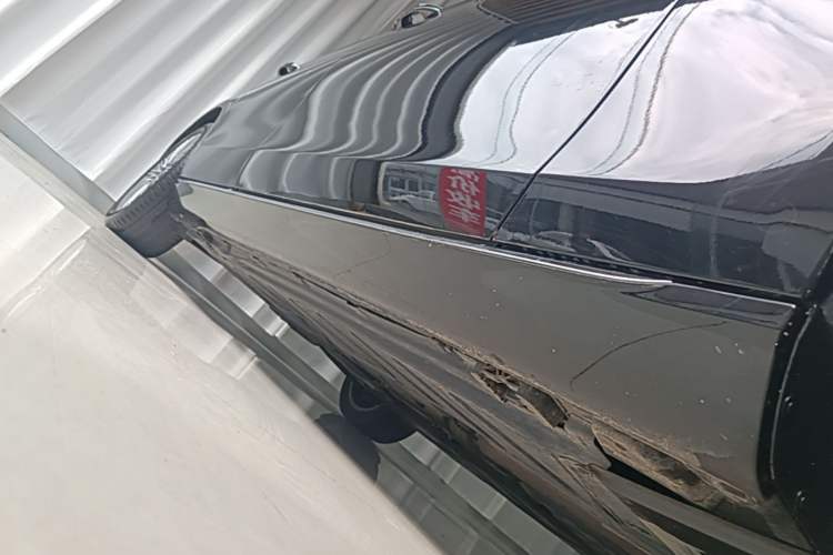 Used Mercedes-Benz E-Class 2022 Revised Version E 300 L Fashion Edition Right Side Sill