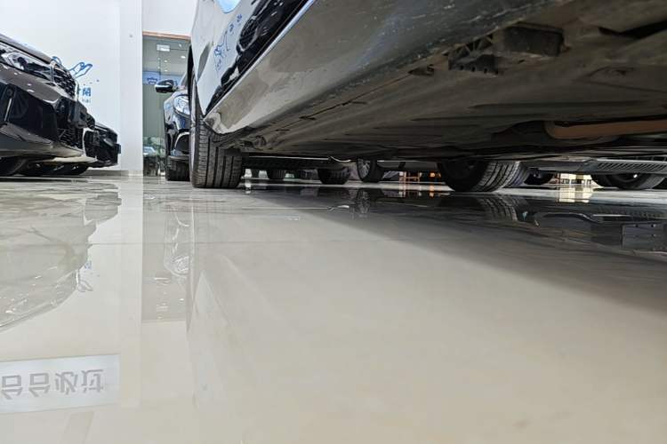 Used Mercedes-Benz E-Class 2022 Second Facelift E 300 L Luxury Edition Right Side Sill
