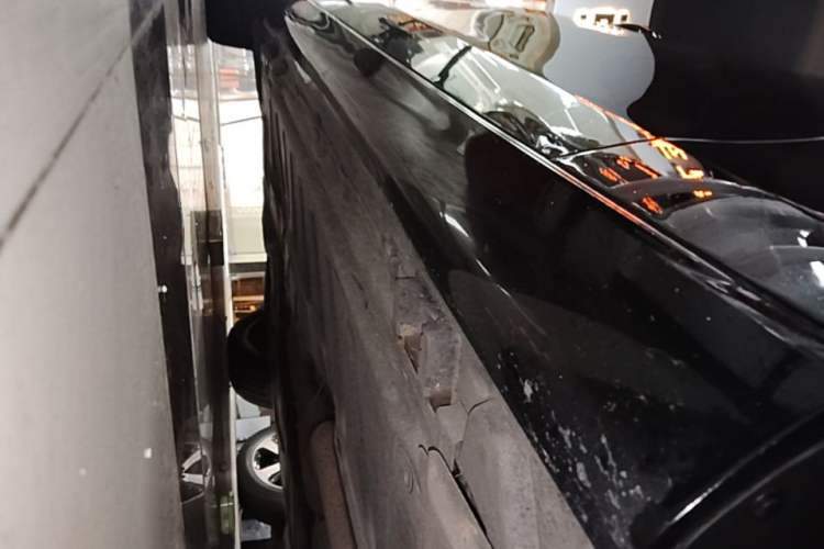 Used Mercedes-Benz E-Class 2022 E 300 L Luxury Model Right Side Sill