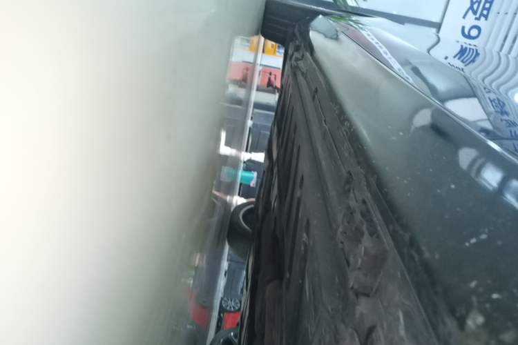 Used Mercedes-Benz E-Class 2022 Updated E 300 L Luxury Edition Right Side Sill