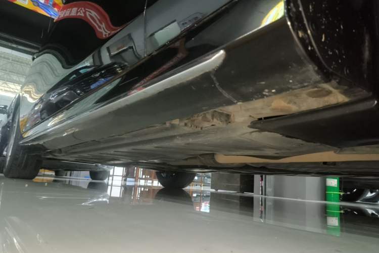 Used Mercedes-Benz E-Class 2022 E 260 L Sport Edition Right Side Sill