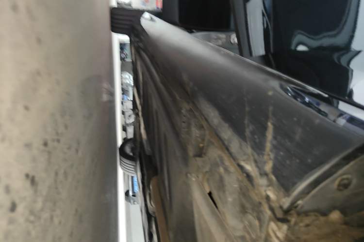 Used Mercedes-Benz E-Class 2022 Revised Version E 300 L Fashion Edition Right Side Sill