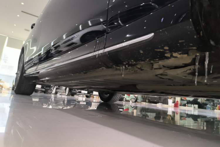 Used Mercedes-Benz E-Class 2022 Revised Version E 300 L Sporty and Stylish Edition Right Side Sill