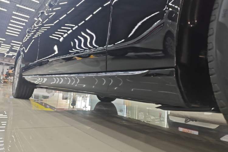 Used Mercedes-Benz E-Class 2022 Revised Version E 300 L Fashion Edition Right Side Sill