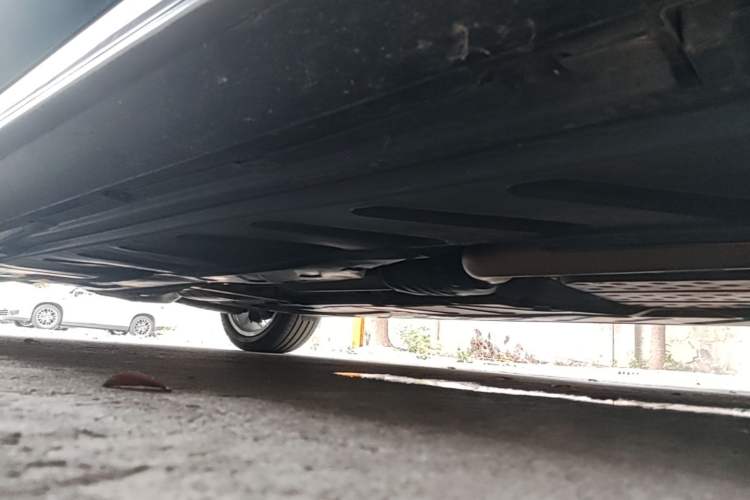 Used Mercedes-Benz E-Class 2022 Revised E 300 L Sporty and Stylish Edition Right Side Sill