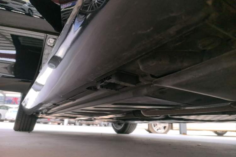 Used Mercedes-Benz E-Class 2022 Updated E 300 L Stylish Edition Right Side Sill