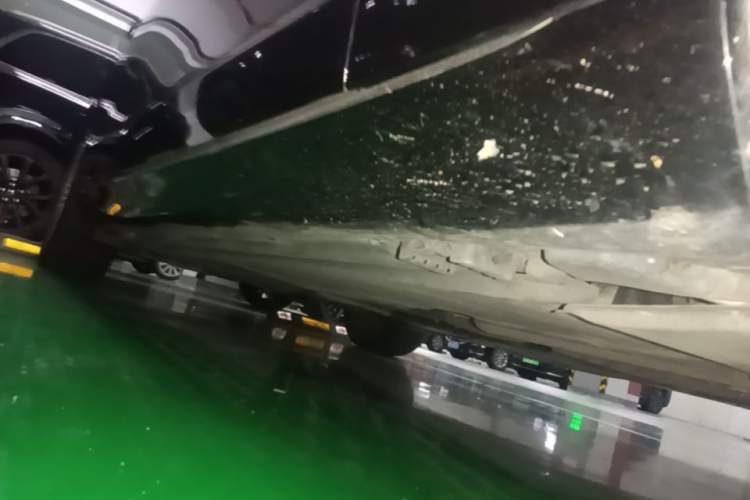 Used Mercedes-Benz E-Class 2022 Second Facelift E 300 L Luxury Edition Right Side Sill