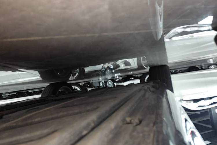 Used Mercedes-Benz E-Class 2022 E 300 L Premium Edition Right Side Sill