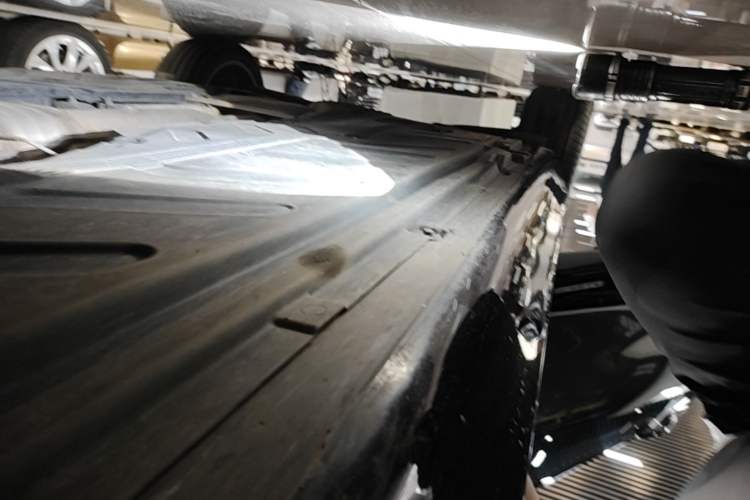 Used Mercedes-Benz E-Class 2022 Revised Version E 300 L Fashion Edition Right Side Sill