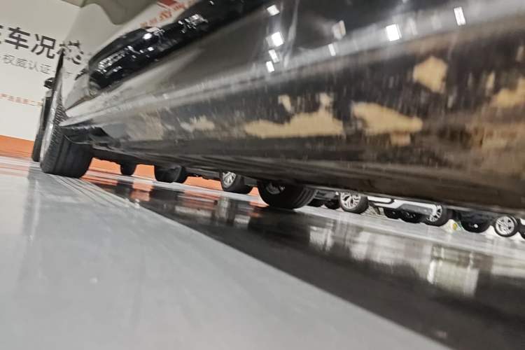 Used Mercedes-Benz E-Class 2022 E 260 L Sport Edition Right Side Sill