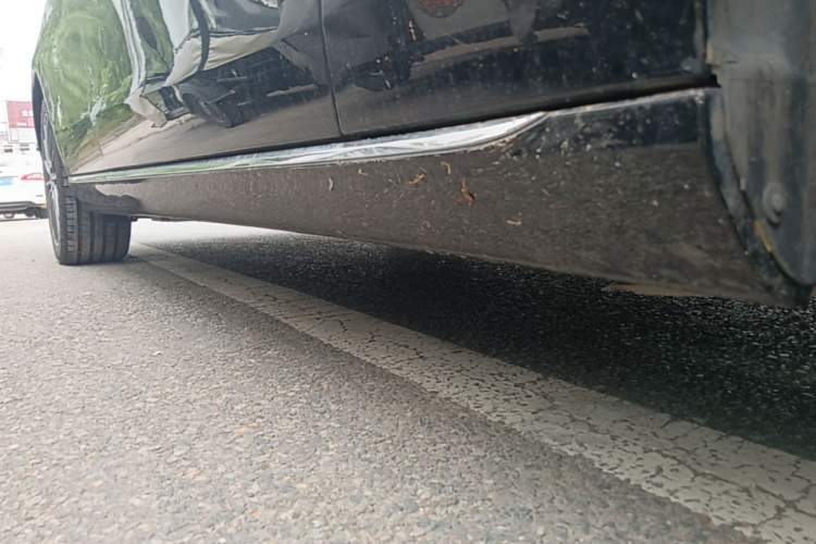 Used Mercedes-Benz E-Class 2022 Updated E 260 L Right Side Sill