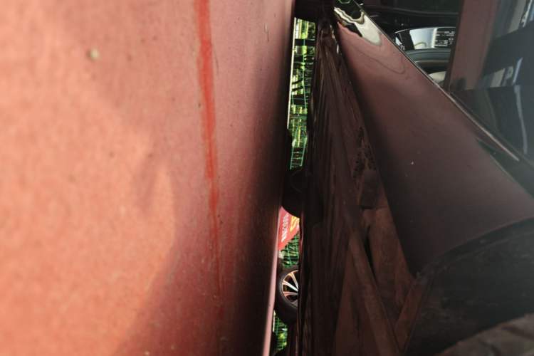 Used Mercedes-Benz E-Class 2022 Updated E 300 L Luxury Edition Right Side Sill