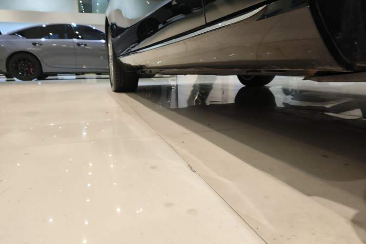 Used Mercedes-Benz E-Class 2022 Revised Version E 300 L Luxury Edition Right Side Sill