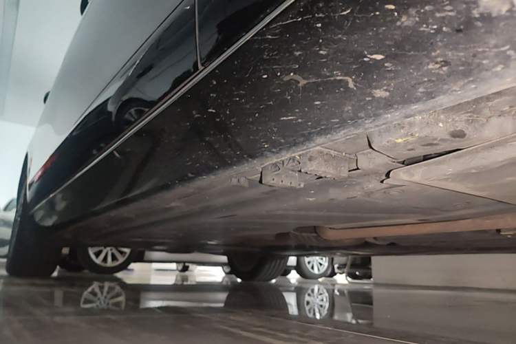 Used Mercedes-Benz E-Class 2022 Revised Version E 300 L Fashion Edition Right Side Sill