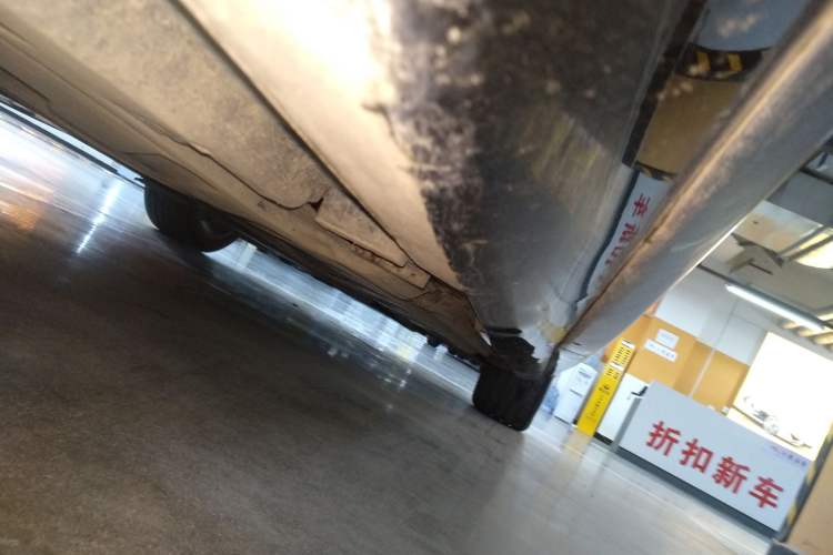 Used Mercedes-Benz E-Class 2022 Second Facelift E 300 L Sport Luxury Edition Right Side Sill