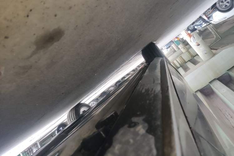 Used Mercedes-Benz E-Class 2022 Second Facelift E 300 L Sport Luxury Edition Right Side Sill