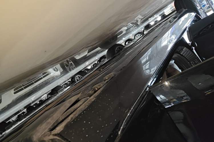 Used Mercedes-Benz E-Class 2022 Updated E 260 L Right Side Sill