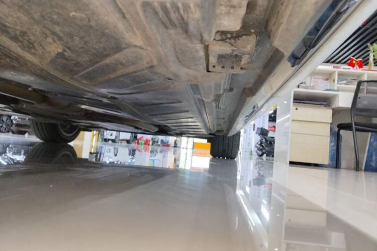 Used Mercedes-Benz E-Class 2022 E 260 L Sport Edition Right Side Sill