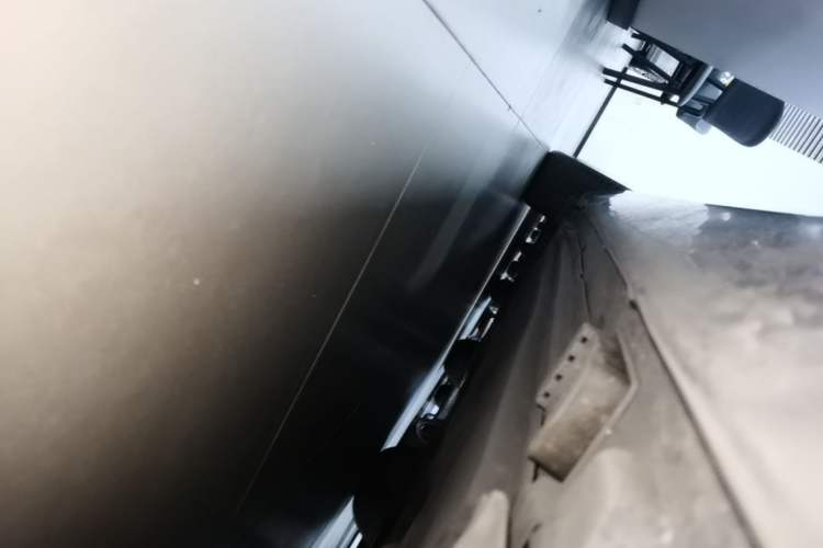 Used Mercedes-Benz E-Class 2022 Updated E 300 L Luxury Edition Right Side Sill