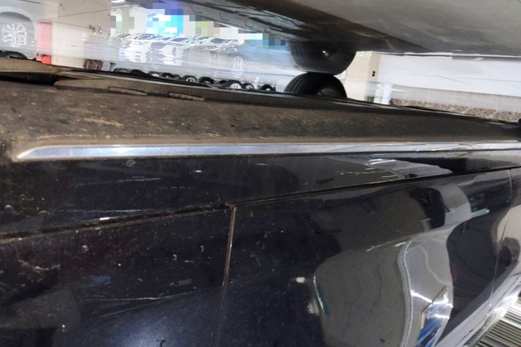 Used Mercedes-Benz E-Class 2022 Revised Version E 300 L Sport Luxury Edition Right Side Sill