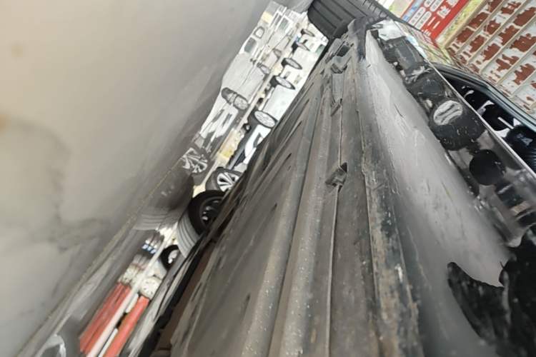 Used Mercedes-Benz E-Class 2022 Revised Version E 300 L Luxury Edition Right Side Sill