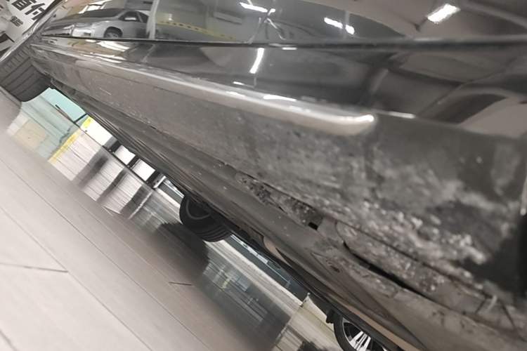 Used Mercedes-Benz E-Class 2022 Revised Version E 300 L Sport Luxury Edition Right Side Sill