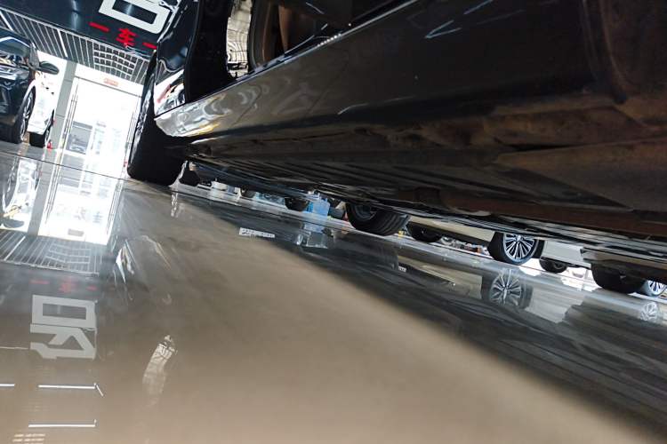 Used Mercedes-Benz E-Class 2022 Updated E 300 L Stylish Edition Right Side Sill