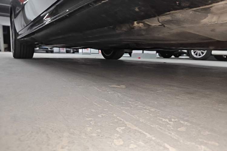 Used Mercedes-Benz E-Class 2022 Revised E 300 L Sporty and Stylish Edition Right Side Sill