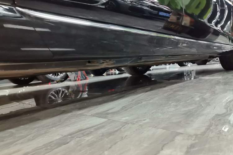 Used Mercedes-Benz E-Class 2022 Updated E 300 L Luxury Edition Right Side Sill