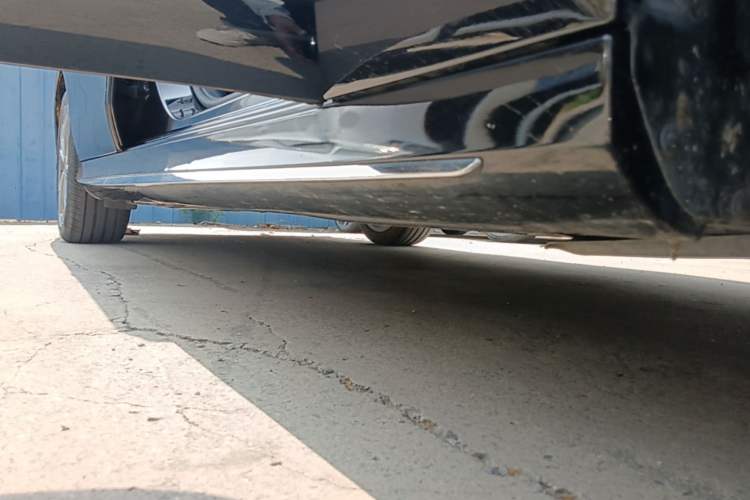 Used Mercedes-Benz E-Class 2022 Revised E 300 L Sporty and Stylish Edition Right Side Sill