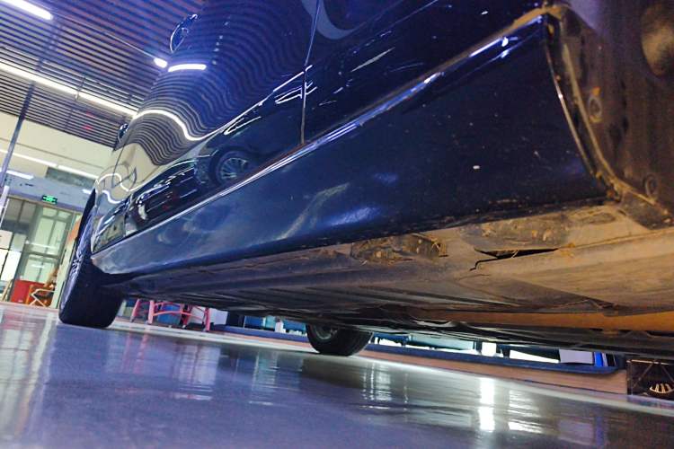 Used Mercedes-Benz E-Class 2022 E 300 L Luxury Model Right Side Sill