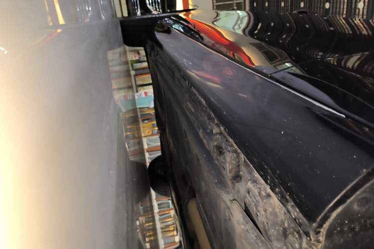 Used Mercedes-Benz E-Class 2022 Second Facelift E 300 L Luxury Edition Right Side Sill