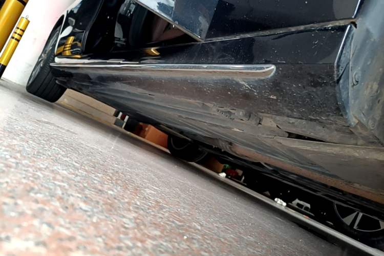 Used Mercedes-Benz E-Class 2022 Second Facelift E 300 L Sport Luxury Edition Right Side Sill