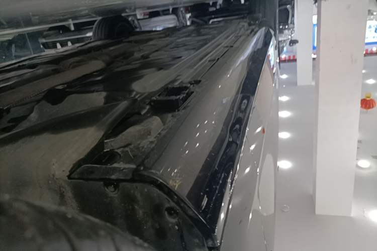 Used Mercedes-Benz E-Class 2022 E 300 L Stylish Model Right Side Sill