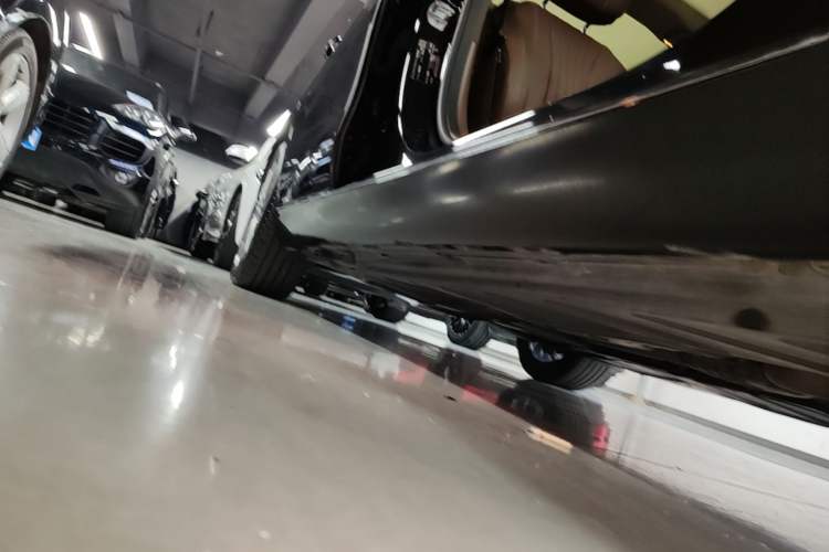 Used Mercedes-Benz E-Class 2022 Second Facelift E 260 L Right Side Sill
