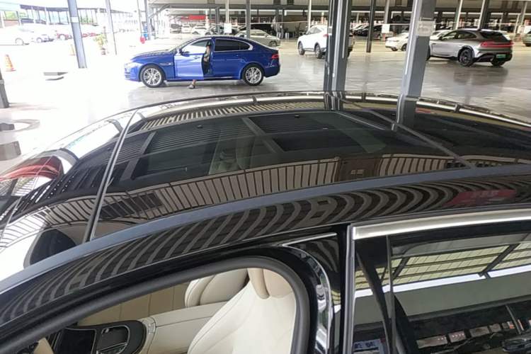 Used Mercedes-Benz E-Class 2022 E 300 L Sporty and Stylish Model Roof
