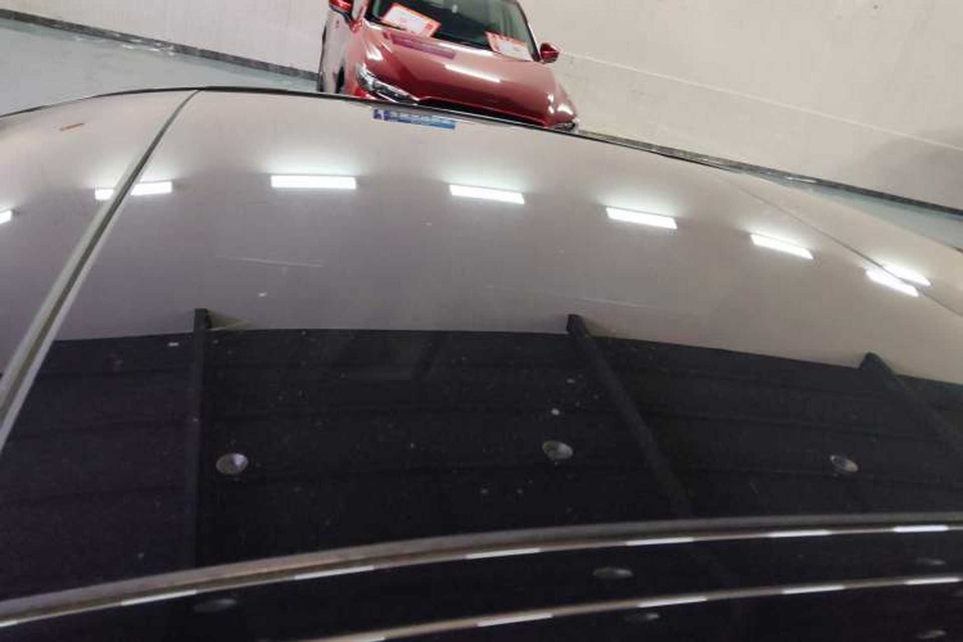 Used Mercedes-Benz E-Class 2022 Second Facelift E 300 L Fashion Edition Roof