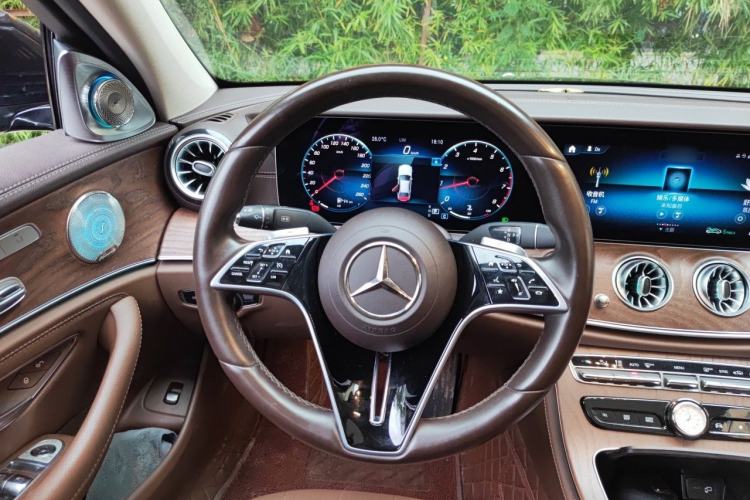 Used Mercedes-Benz E-Class 2022 Revised Version E 300 L Luxury Edition Steering Wheel