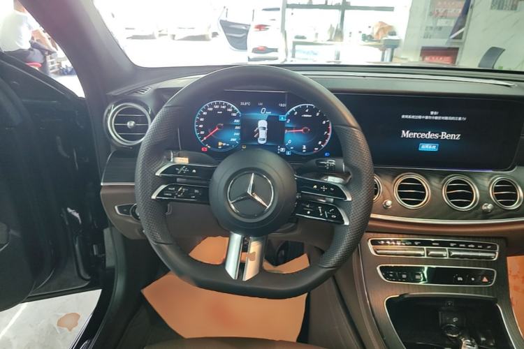 Used Mercedes-Benz E-Class 2022 Second Facelift E 300 L Sporty and Stylish Edition Steering Wheel