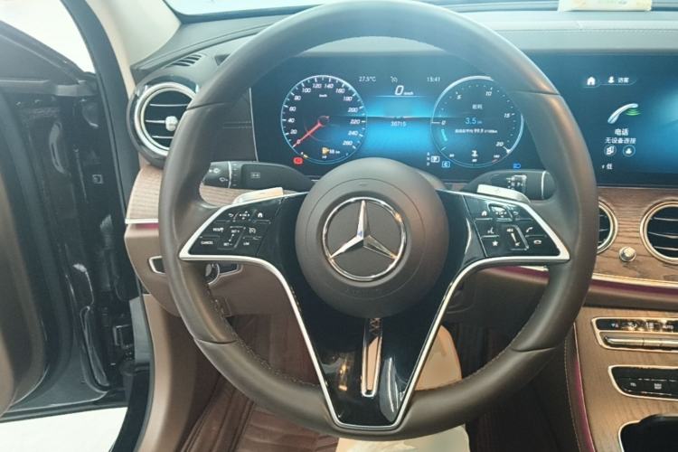 Used Mercedes-Benz E-Class 2022 Revised Version E 300 L Luxury Edition Steering Wheel