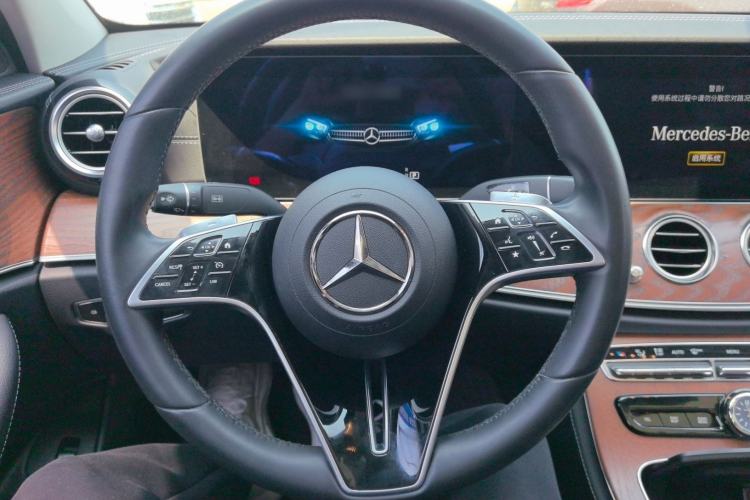 Used Mercedes-Benz E-Class 2022 Updated E 300 L Luxury Edition Steering Wheel