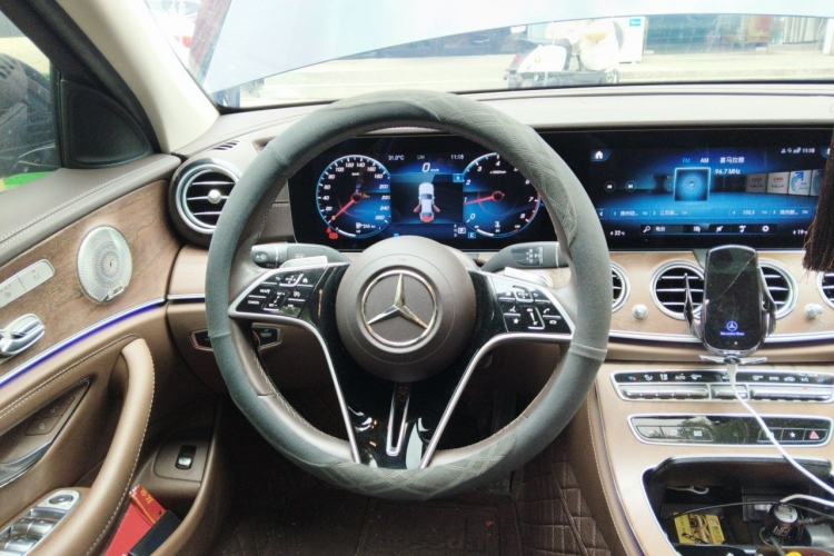 Used Mercedes-Benz E-Class 2022 Revised Version E 300 L Luxury Edition Steering Wheel