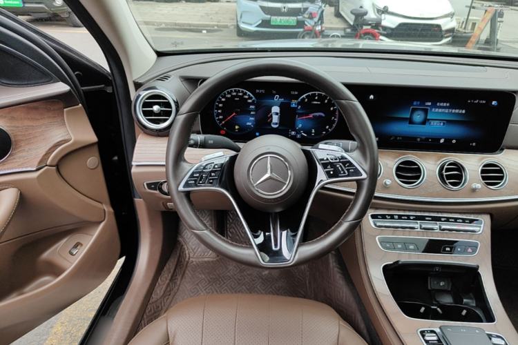 Used Mercedes-Benz E-Class 2022 Revised Version E 300 L Fashion Edition Steering Wheel