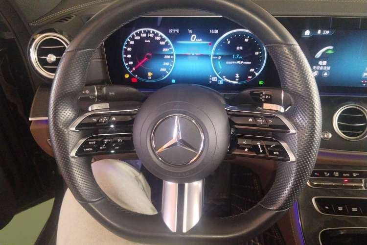 Used Mercedes-Benz E-Class 2022 E 260 Stylish Sports Edition Steering Wheel