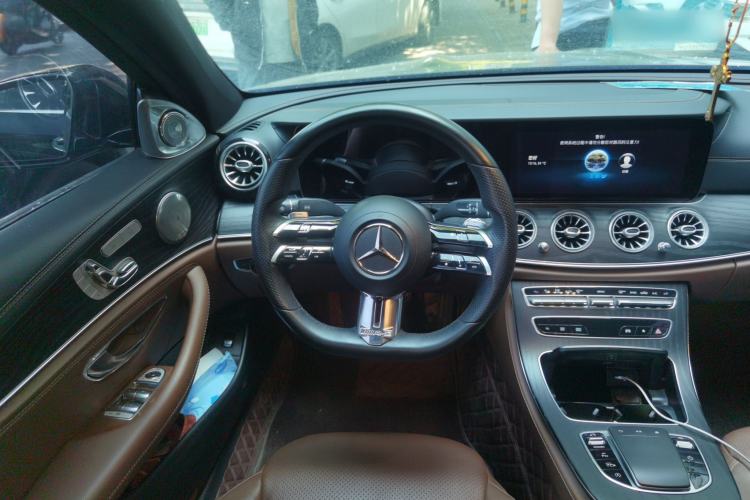 Used Mercedes-Benz E-Class 2022 E 300 L Sporty and Stylish Model Steering Wheel