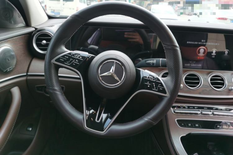 Used Mercedes-Benz E-Class 2022 Revised Version E 300 L Fashion Edition Steering Wheel