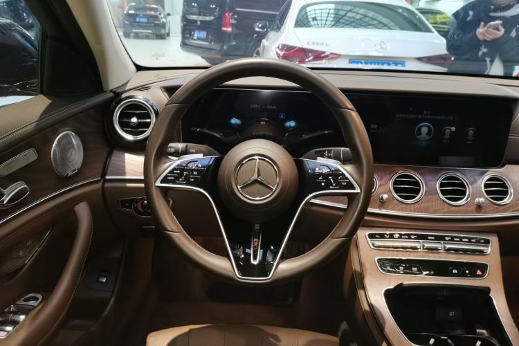 Used Mercedes-Benz E-Class 2022 Second Facelift E 300 L Luxury Edition Steering Wheel
