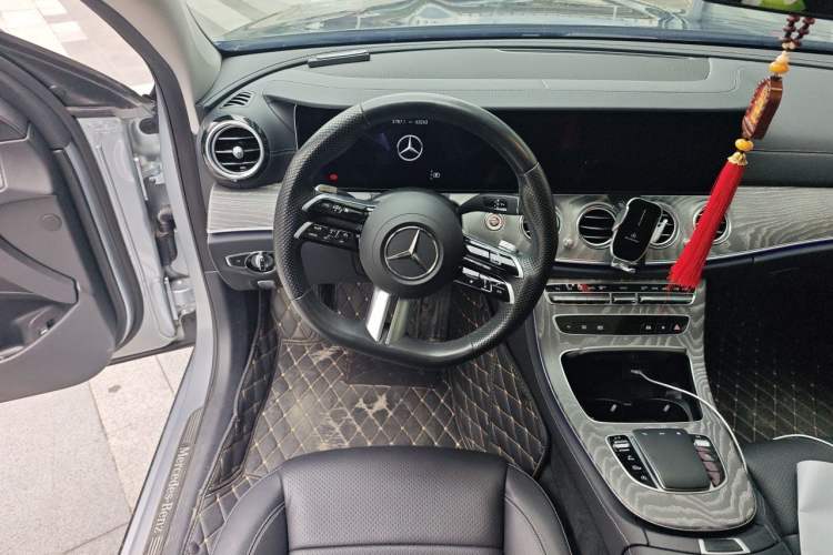 Used Mercedes-Benz E-Class 2022 Revised E 300 L Sporty and Stylish Edition Steering Wheel