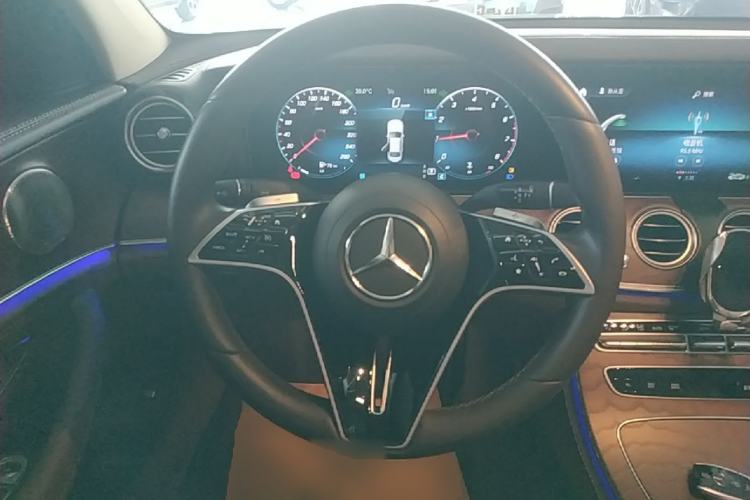Used Mercedes-Benz E-Class 2022 Revised Version E 300 L Luxury Edition Steering Wheel